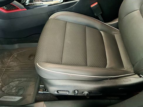 Used 2021 Chevrolet TrailBlazer RS w/ Technology Package FWD image 20