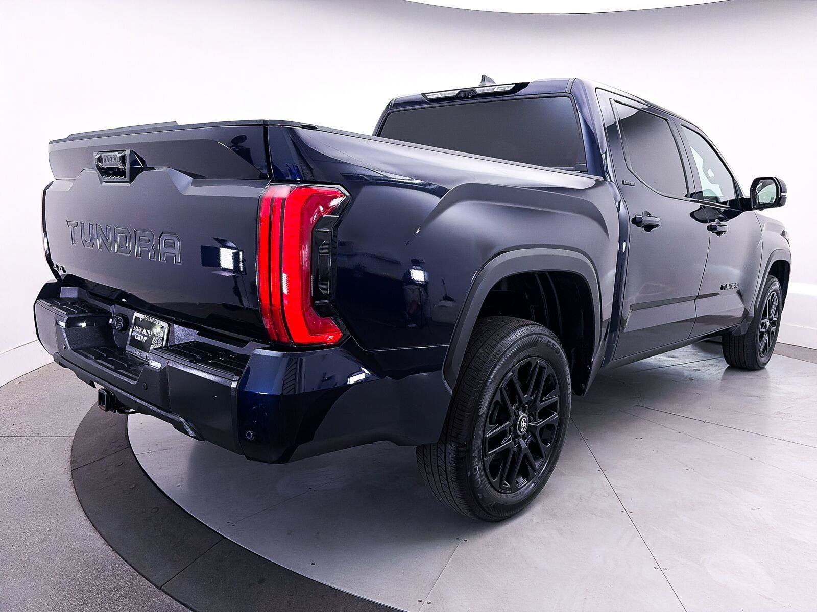 Used 2025 Toyota Tundra Limited AWD/4WD image 19
