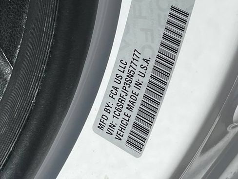 Used 2025 RAM 1500 Laramie AWD/4WD image 27