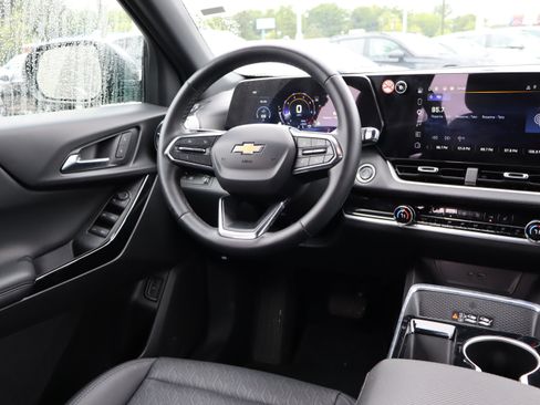Used 2025 Chevrolet Equinox LT w/ Convenience Package II FWD image 12