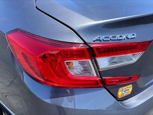 Used 2018 Honda Accord Touring image 30