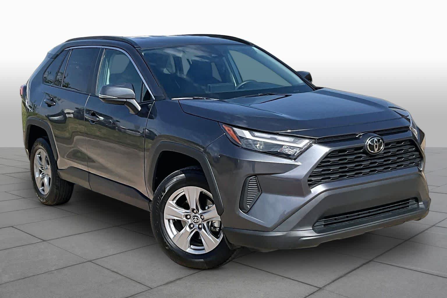 Used 2025 Toyota RAV4 XLE FWD image 3