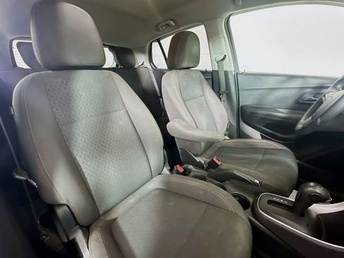 Used 2017 Chevrolet Trax LS image 26