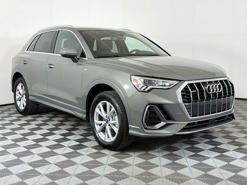 Used 2025 Audi Q3 2.0T Premium w/ Convenience Package image 7
