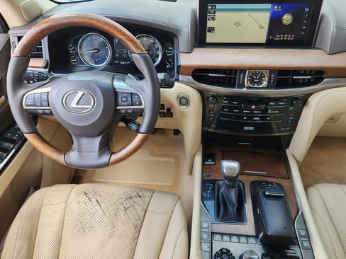 Used 2017 Lexus LX 570 4WD w/ Luxury Package image 28