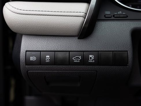 Used 2021 Toyota Camry LE image 21