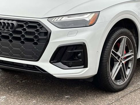 Used 2024 Audi Q5 e Prestige w/ Prestige Package image 12