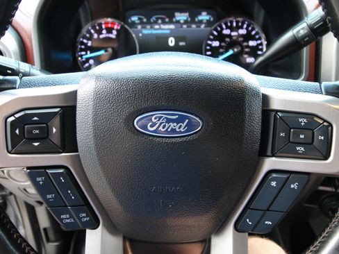Used 2021 Ford F350 Platinum AWD/4WD image 29