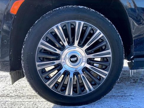 Used 2023 Cadillac Escalade Premium Luxury w/ Performance Package image 8