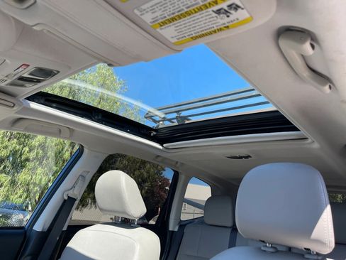 Used 2016 Subaru Forester 2.5i Limited AWD/4WD image 15