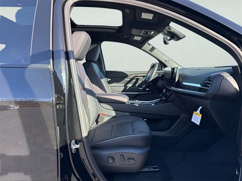 New 2026 Chevrolet Traverse High Country image 9