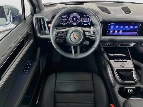 New 2026 Porsche Cayenne image 23