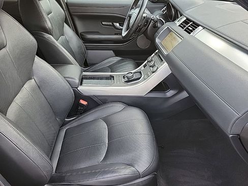 Used 2017 Land Rover Range Rover Evoque SE Premium image 15