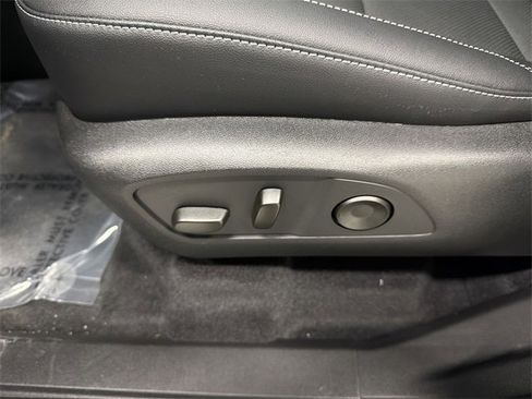 New 2026 Chevrolet Traverse LT w/ Sun and Wheel Package image 23