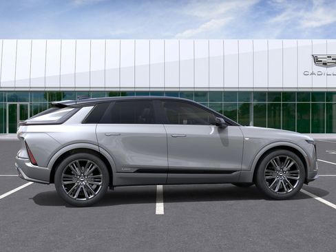 New 2026 Cadillac Lyriq V w/ Exterior Carbon Fiber Package AWD/4WD image 5