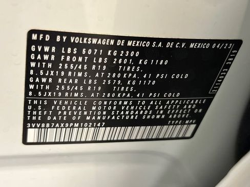Certified 2023 Volkswagen Tiguan SE R-Line AWD/4WD image 29