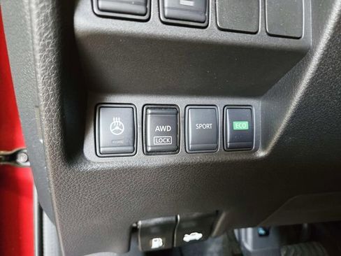 Used 2021 Nissan Rogue Sport SV image 28