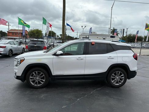 Used 2024 GMC Terrain SLT image 4