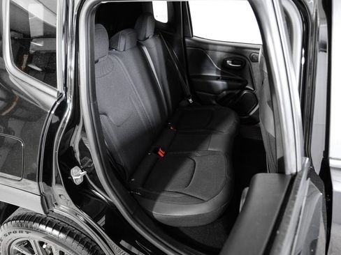 Used 2023 Jeep Renegade Altitude w/ Sun/Sound Group AWD/4WD image 38
