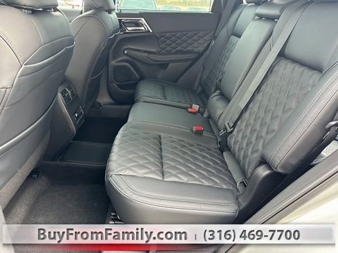 Used 2023 Mitsubishi Outlander SEL image 37