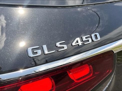 Used 2025 Mercedes-Benz GLS 450 4MATIC image 15