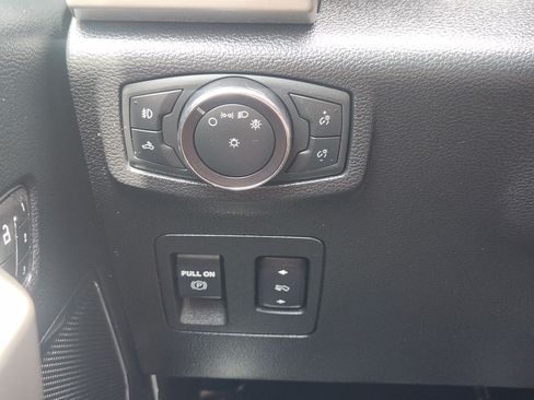 Certified 2019 Ford F150 Lariat w/ Equipment Group 502A Luxury AWD/4WD image 23