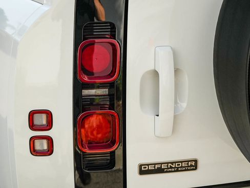Used 2023 Land Rover Defender 130 First Edition AWD/4WD image 9
