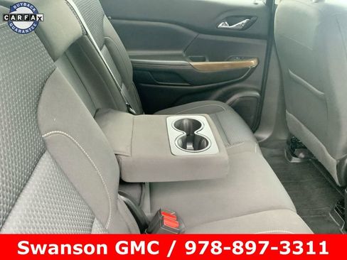 Used 2022 GMC Acadia SLE image 32
