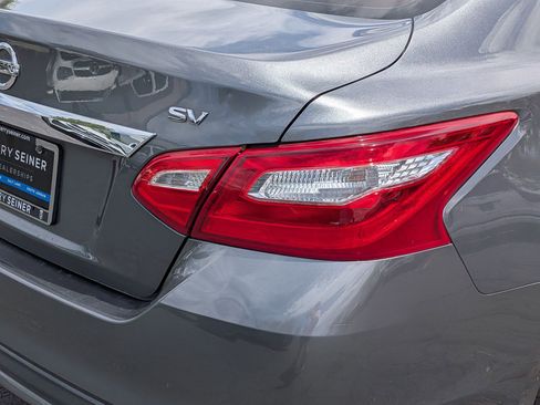 Used 2017 Nissan Altima 2.5 SV FWD image 12