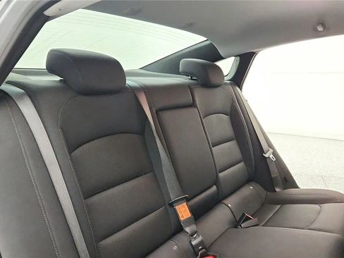 Used 2024 Chevrolet Malibu LT FWD image 36