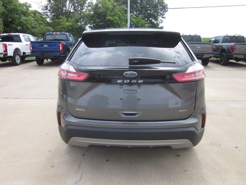 Used 2024 Ford Edge SEL w/ Convenience Package AWD/4WD image 5