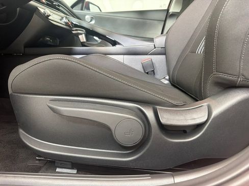 Certified 2025 Hyundai Elantra Hybrid FWD image 13
