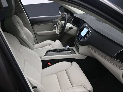Used 2023 Volvo XC90 B6 Ultimate w/ Protection Package Premier AWD/4WD image 31