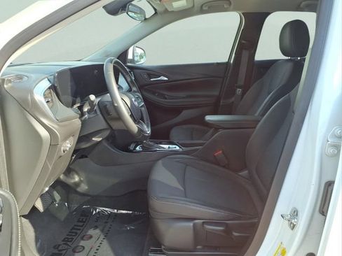 Used 2025 Buick Encore GX Preferred FWD image 15