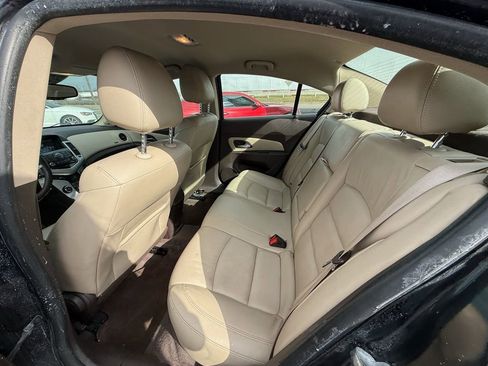 Used 2015 Chevrolet Cruze LT image 18