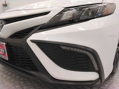 Used 2024 Toyota Camry SE image 13