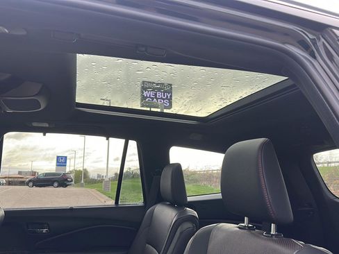 Used 2022 Honda Pilot Black Edition image 30