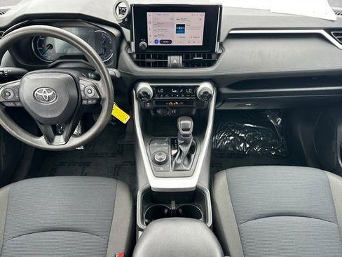 Certified 2023 Toyota RAV4 LE AWD/4WD image 17