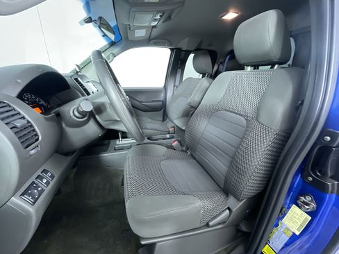 Used 2013 Nissan Frontier SV image 14