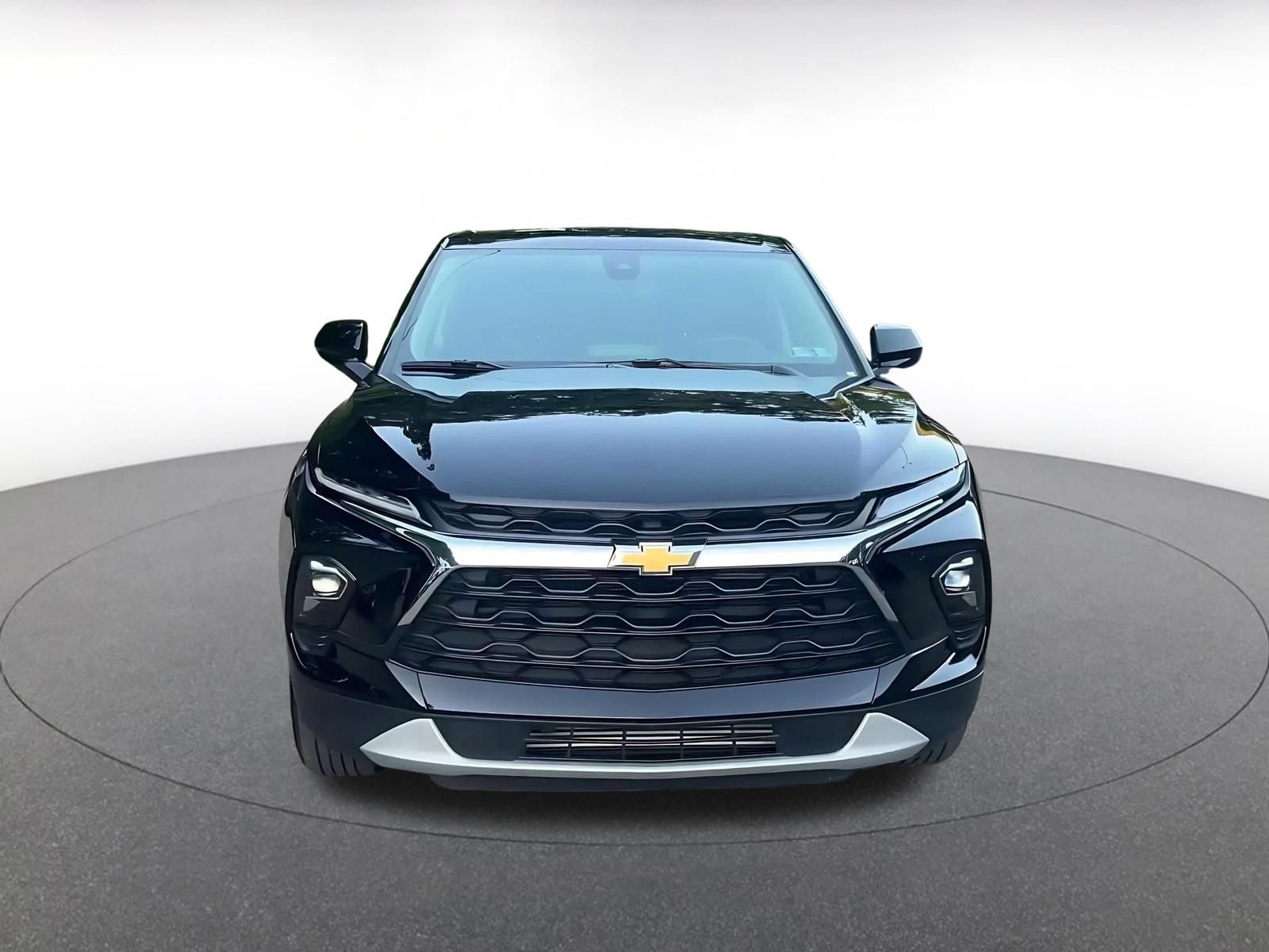 Used 2026 Chevrolet Blazer LT FWD image 4