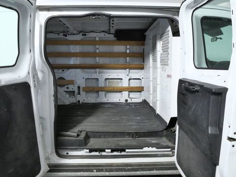 Used 2015 Ford Transit 250 130 Low Roof w/ Exterior Upgrade Package RWD image 12