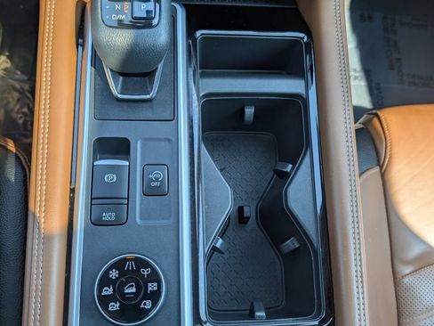 Used 2022 Nissan Pathfinder Platinum w/ Cargo Package AWD/4WD image 29