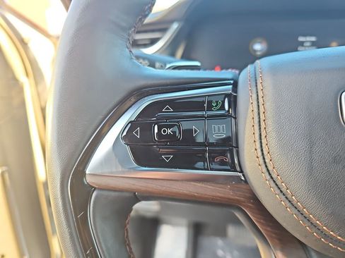 Used 2022 Jeep Grand Cherokee L Summit w/ Luxury Tech Group V image 18