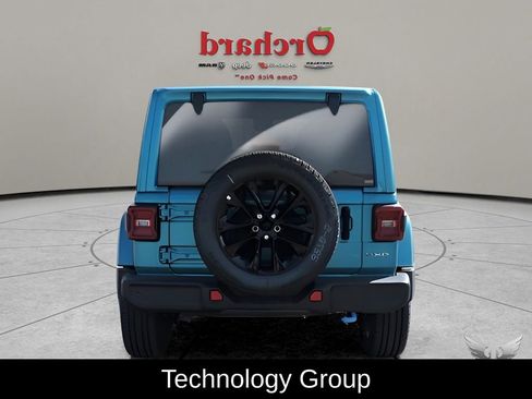 New 2024 Jeep Wrangler Unlimited Sahara w/ Technology Group AWD/4WD image 5