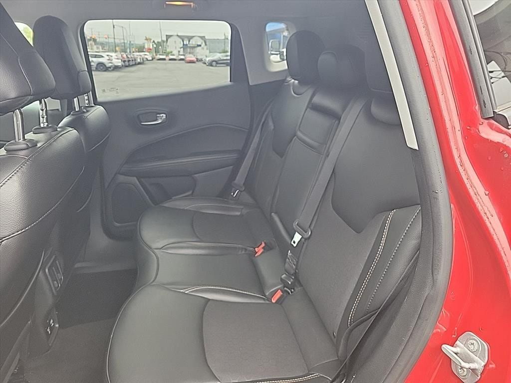 Used 2019 Jeep Compass Latitude AWD/4WD image 16