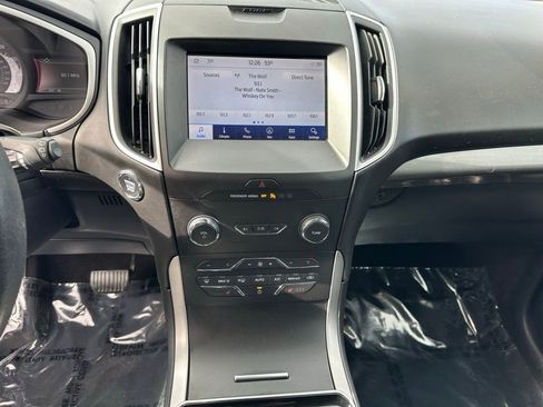 Used 2020 Ford Edge SEL image 27