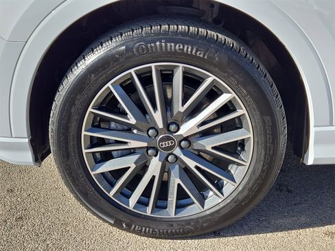 Certified 2024 Audi Q3 2.0T Premium Plus image 11