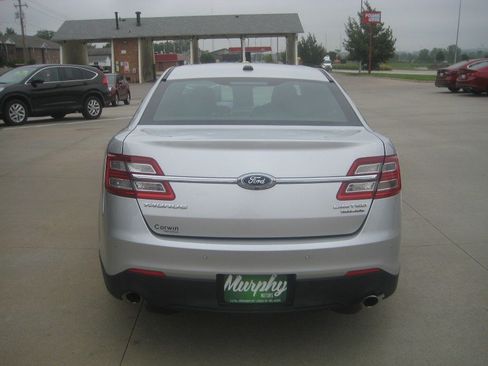 Used 2017 Ford Taurus Limited FWD image 6