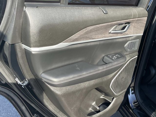 Used 2023 Jeep Grand Cherokee 4WD 4xe w/ Luxury Tech Group II image 23
