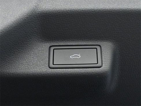 New 2025 Volkswagen ID. Buzz Pro S image 14